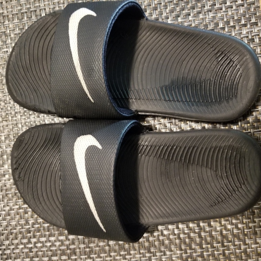 Nike slides